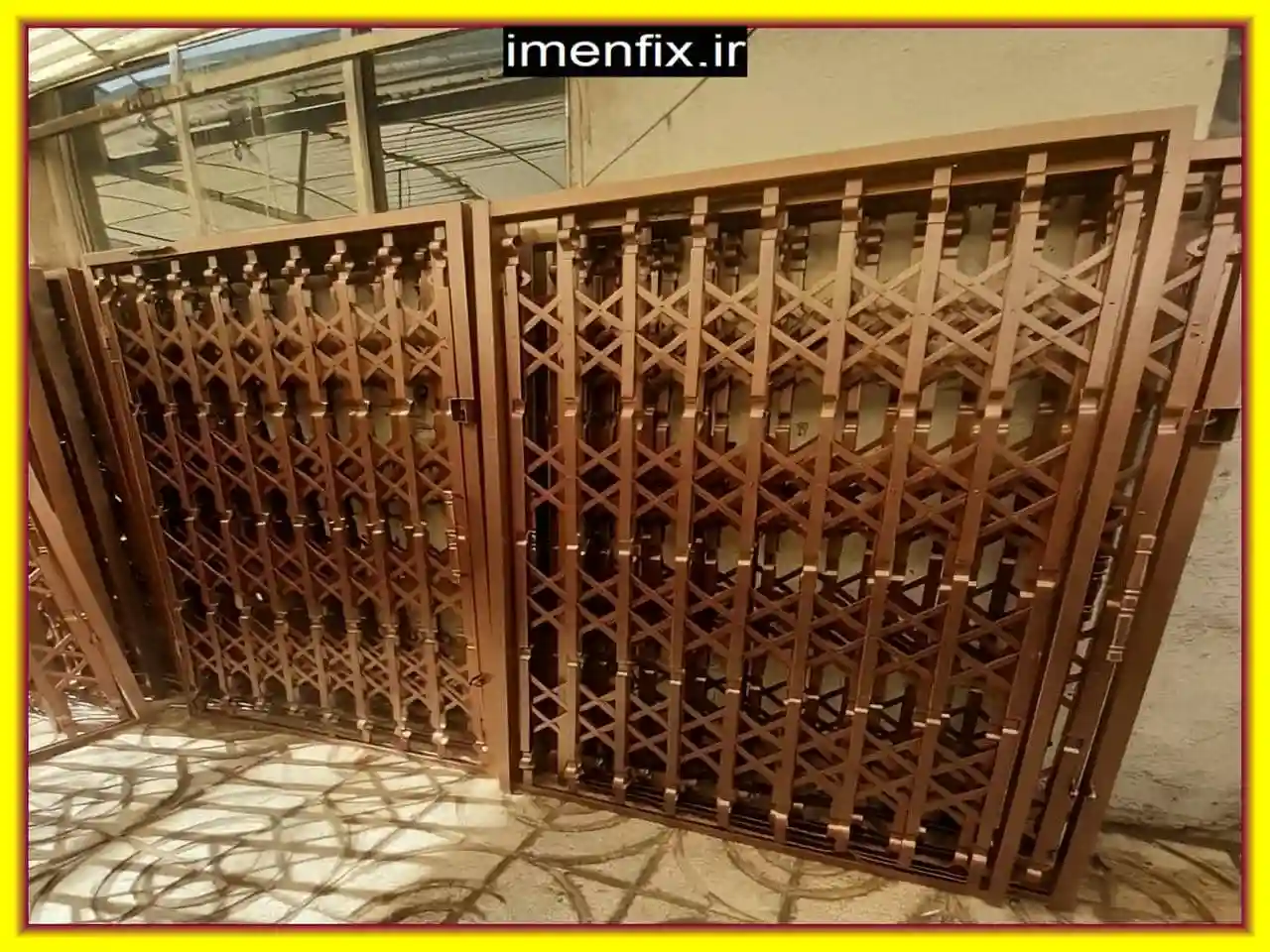 طراحی و رنگ بندی درب آکاردئونی حفاظ منزل