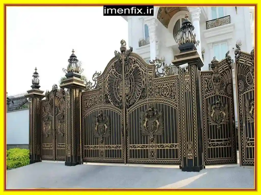 نقش امنیتی و زیبایی درب حیاط فرفورژه نقش امنیتی و زیبایی درب حیاط فرفورژه