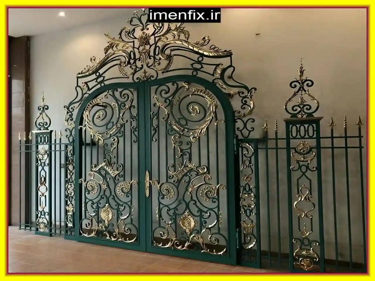 درب فرفورژه تاج دار برای ویلا