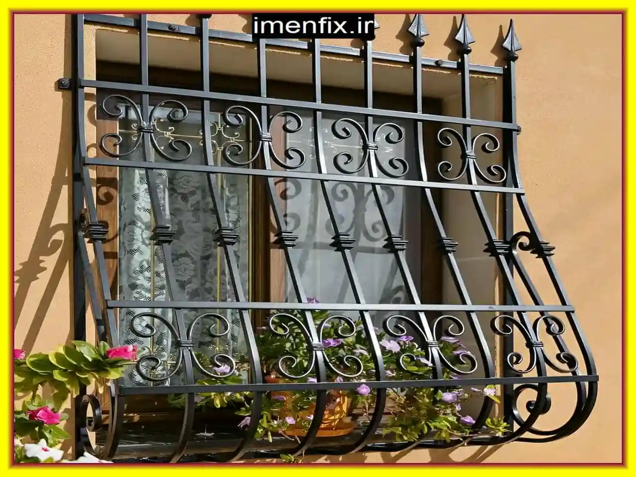 حفاظ پنجره خم دار با جای گلدان