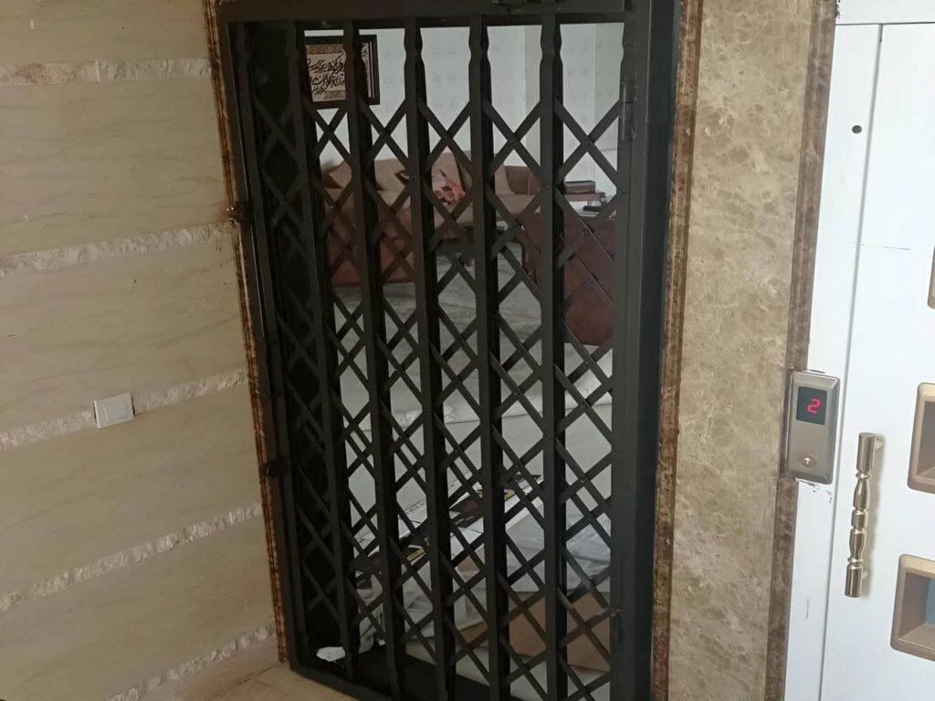 عکس درب آکاردئونی عکس درب آکاردئونی