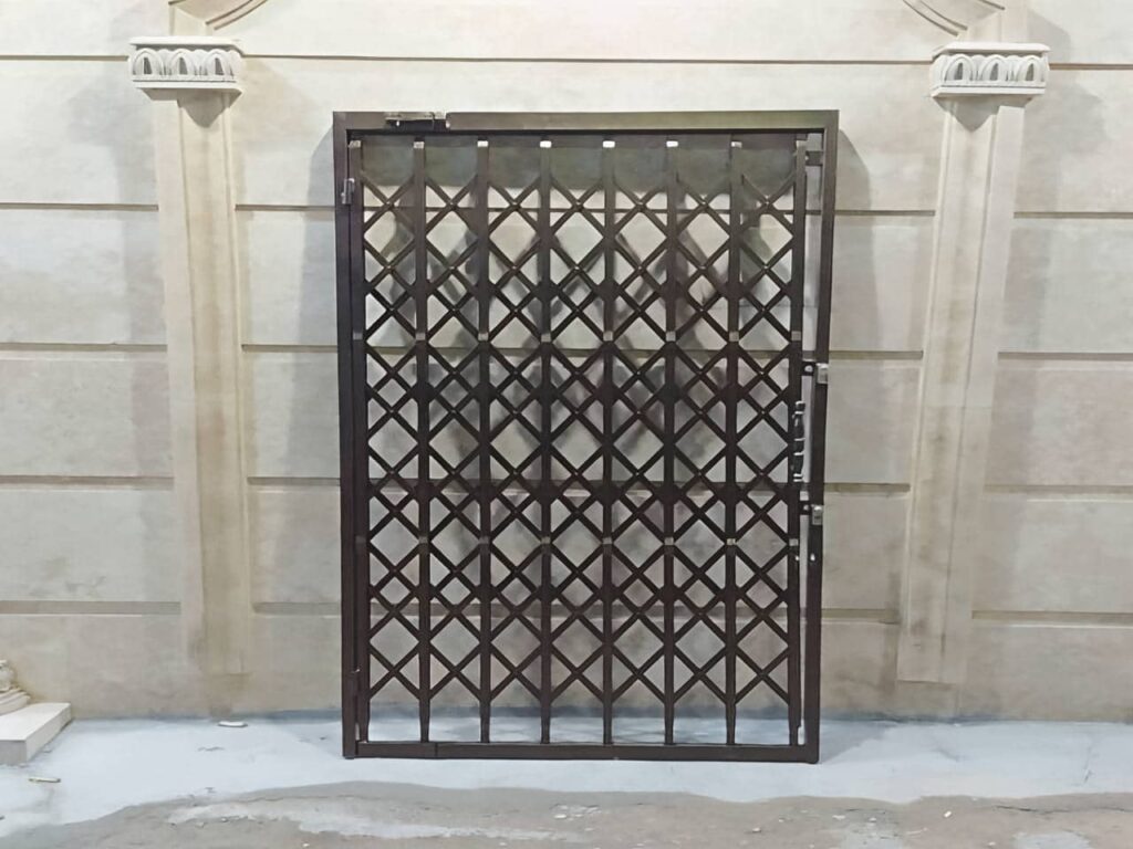رنگ درب و حفاظ آکاردئونی