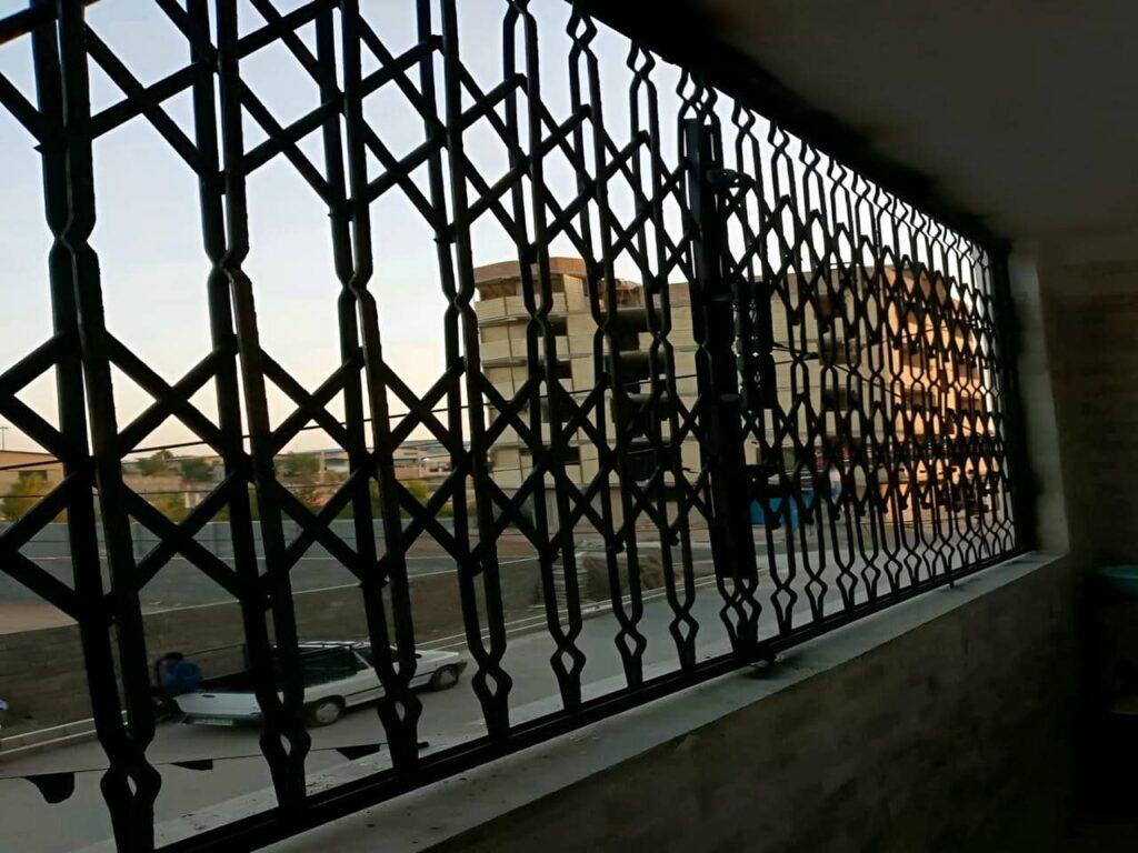 حفاظ درب آپارتمان از داخل حفاظ درب آپارتمان از داخل