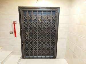 انواع حفاظ درب آپارتمان