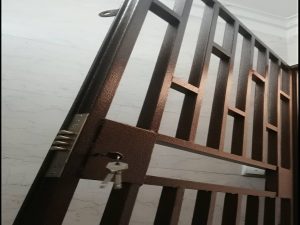 حفاظ درب آپارتمان لولایی