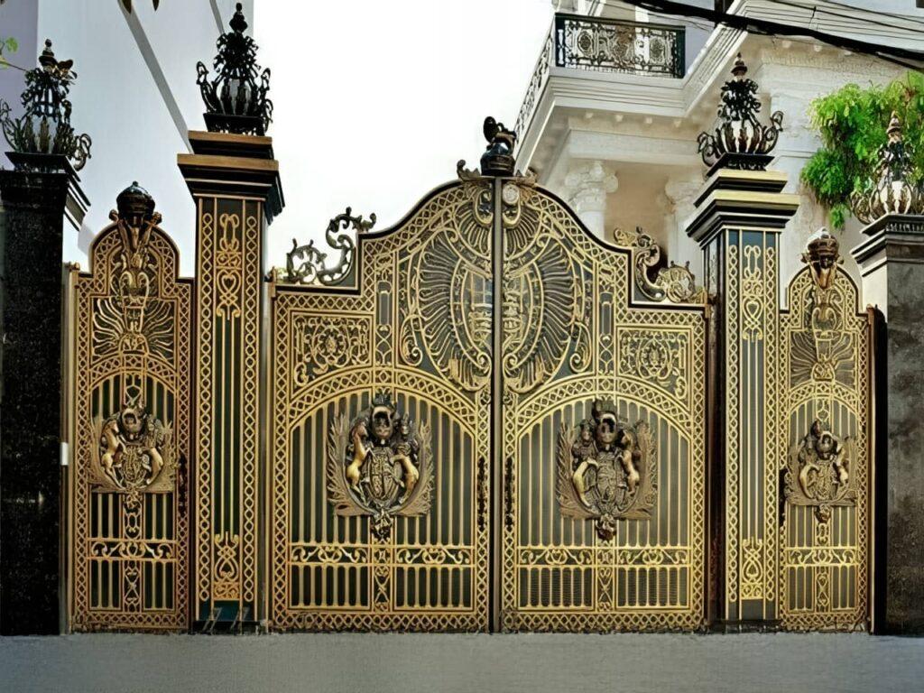 درب آهنی ماشین رو فرفورژه