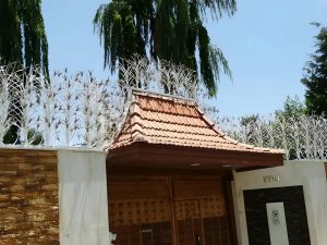 حفاظ نامنظم دیوار حیاط