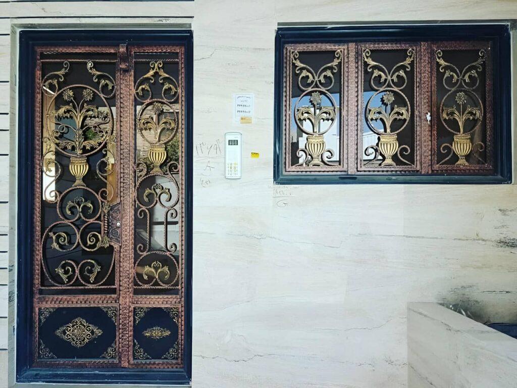 درب ورودی ساختمان آهنی ساده