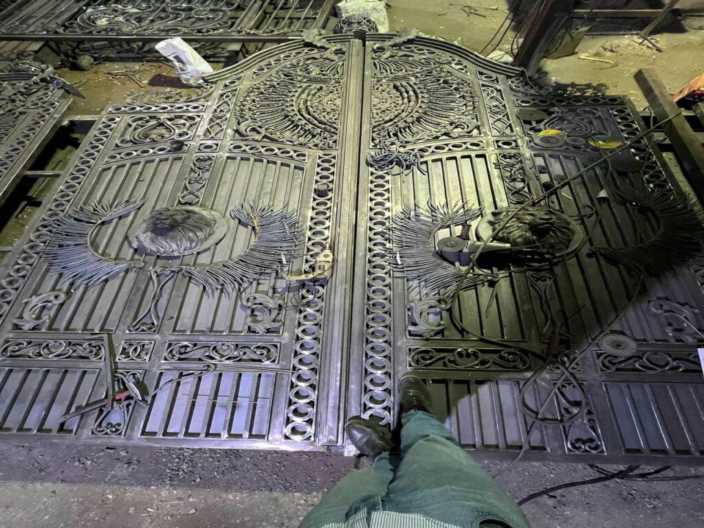 درب فرفورژه ورودی ساختمان