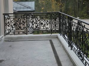 نرده فلزی تراس چیست؟