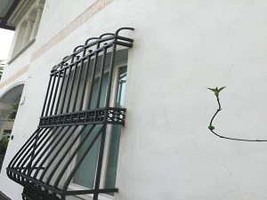 سفارش حفاظ پنجره با جای گلدان