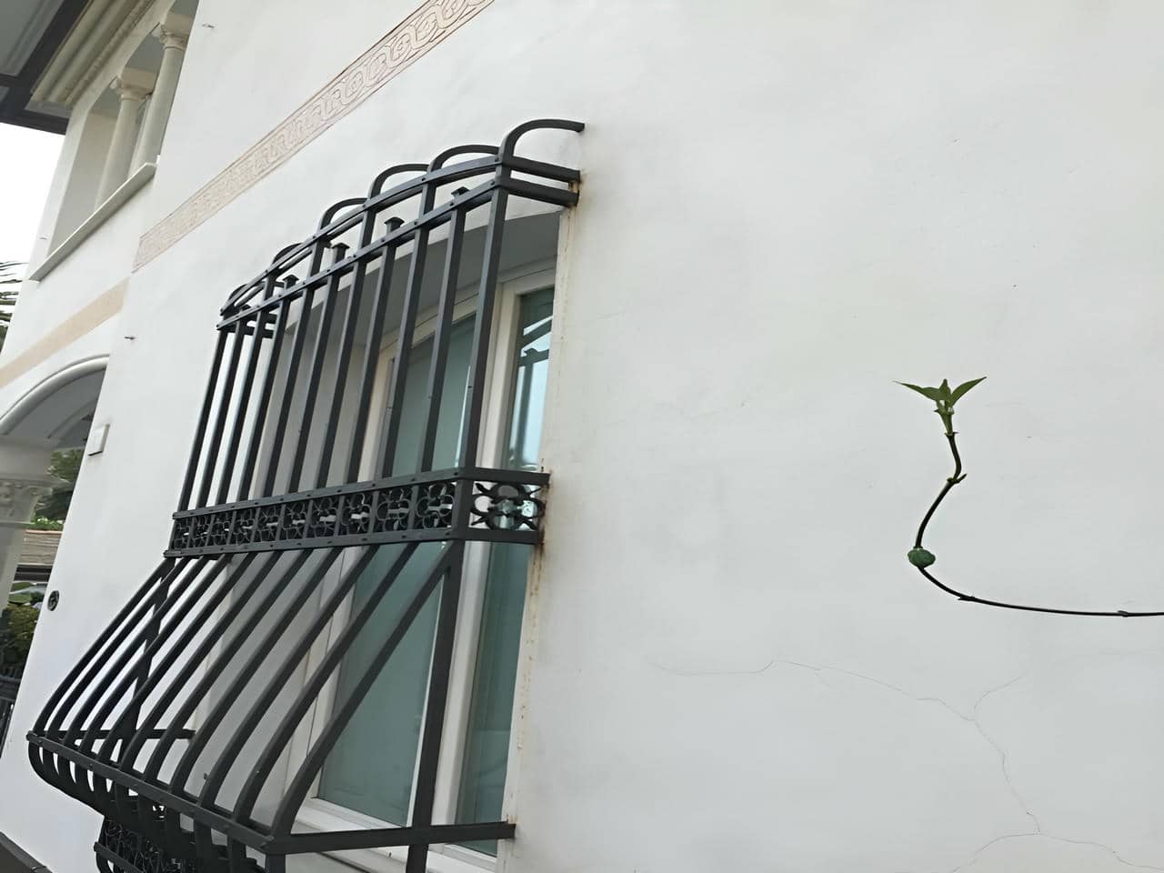 سفارش حفاظ پنجره با جای گلدان | ایمن فیکس سفارش حفاظ پنجره با جای گلدان