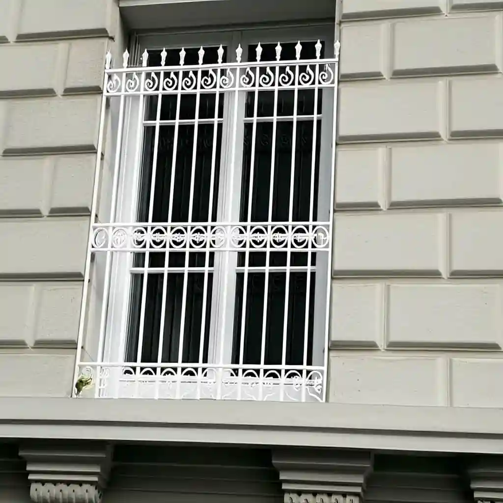 حفاظ پنجره مدل سلطنتی نیل