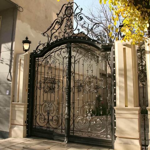 نکات مهم قبل از خرید درب حیاط ساختمان لوکس