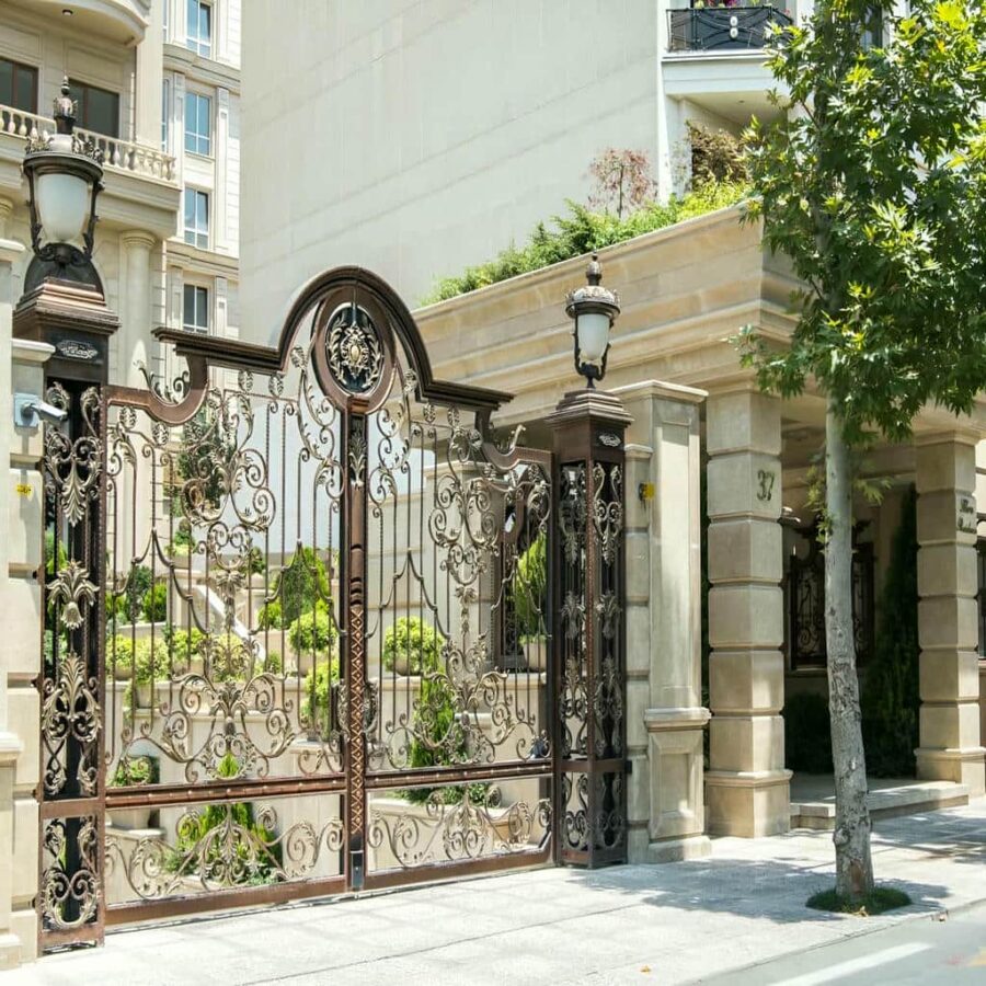 درب فرفورژه ورودی پارکینگ ساختمان