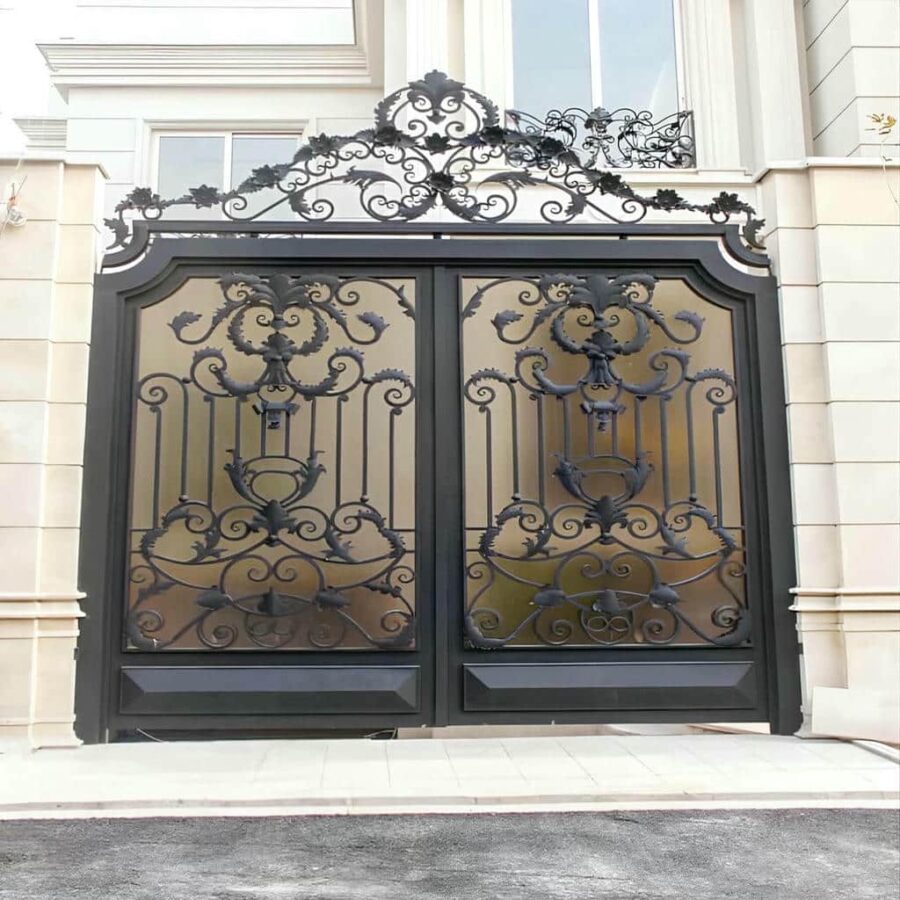 طراحی درب حیاط لاکچری مینیمالیستی