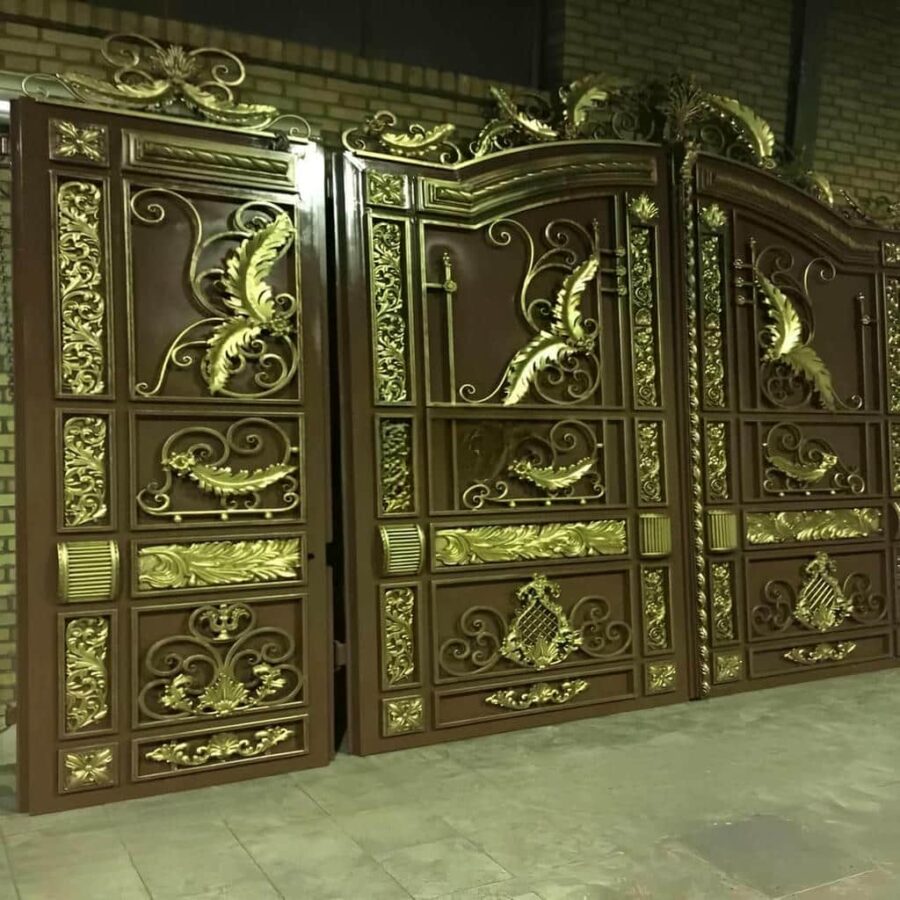 نصب خرید درب حیاط آهنی همراه موتور