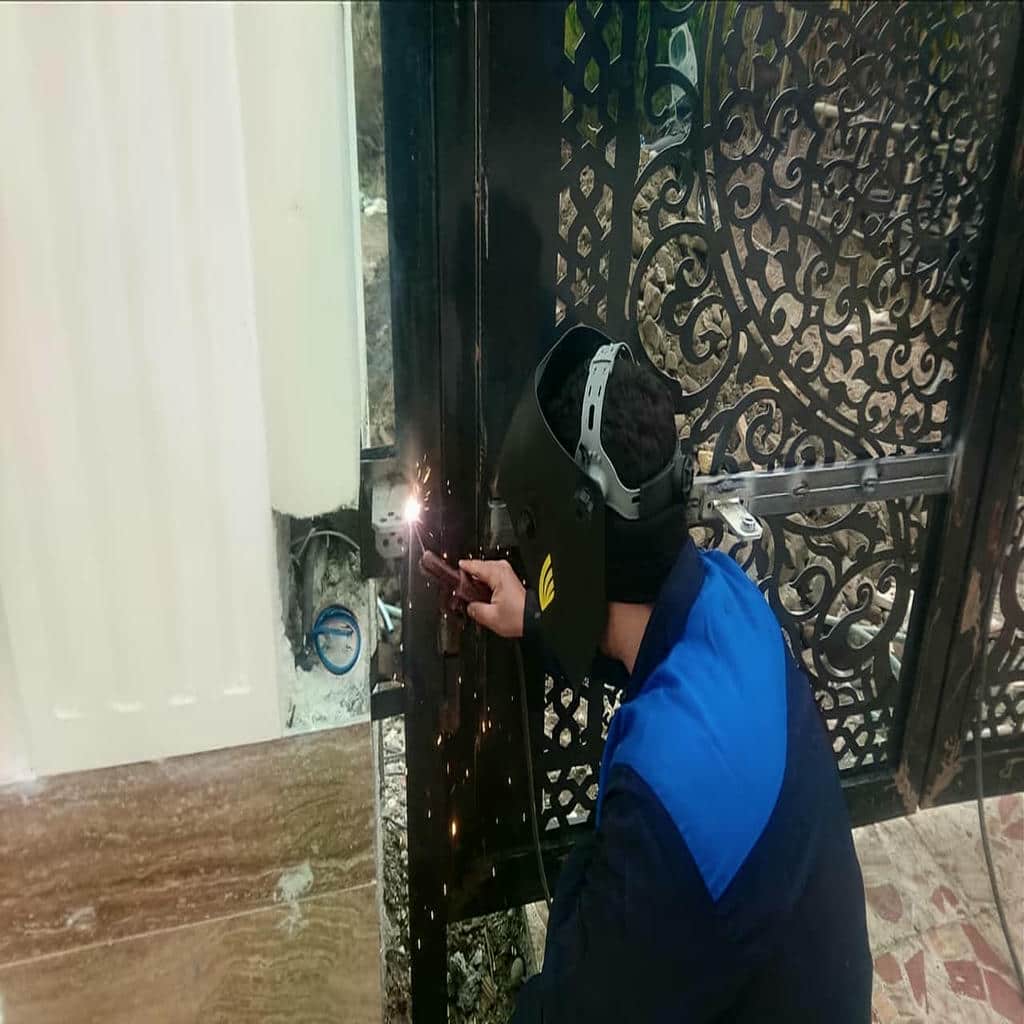 نصب جک درب پارکینگ رنگ صنعتی در نسیم شهر