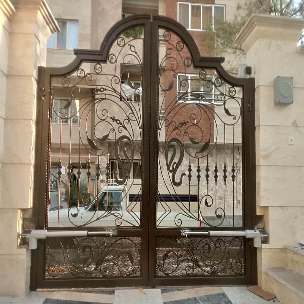 نصب جک درب پارکینگ کنترل دقیق در سقز