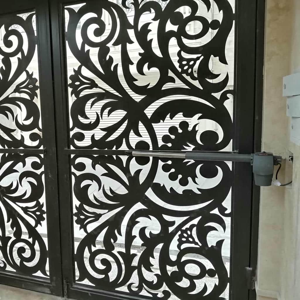 نصب جک درب پارکینگ برد دیجیتال در قم