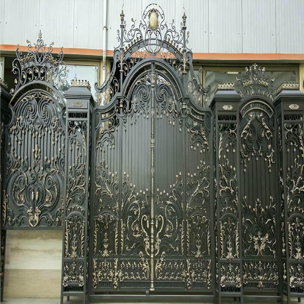 خرید درب حیاط ویلایی فرفورژه کلاسیک در سیرجان
