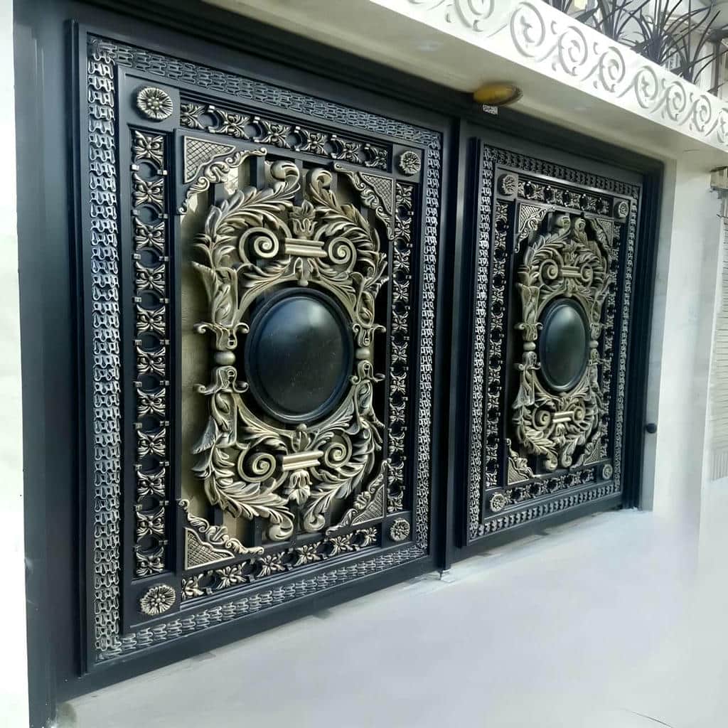 خرید درب حیاط ویلایی فرفورژه کلاسیک در بومهن