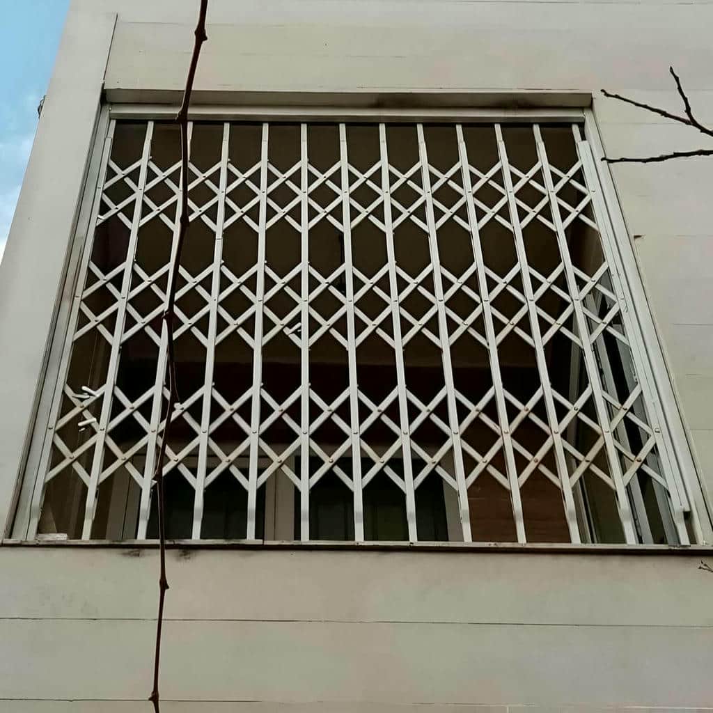 درب آکاردئونی فلزی در سیرجان