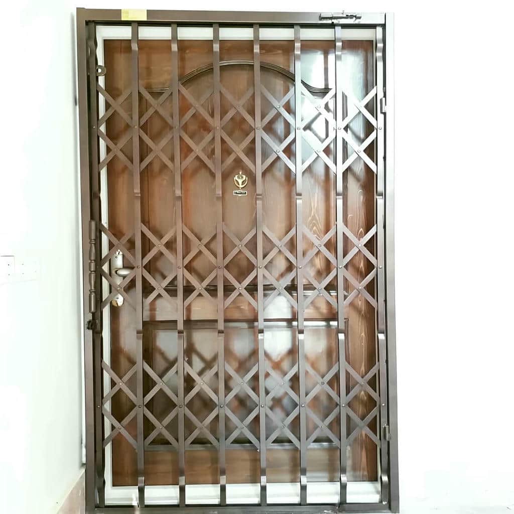 accordion-door-protection-apartment-afk قیمت درب آکاردئونی فلزی سه گل در زاهدان