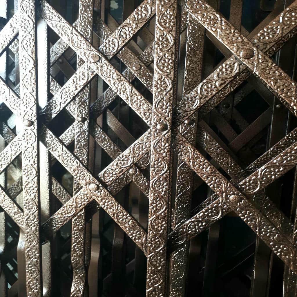 نصب درب آکاردئونی فلزی چهارگل در سمنان