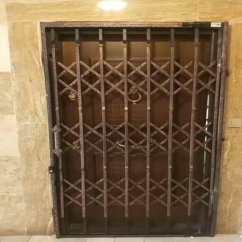 نصب درب آکاردئونی فلزی چهارگل در لواسان