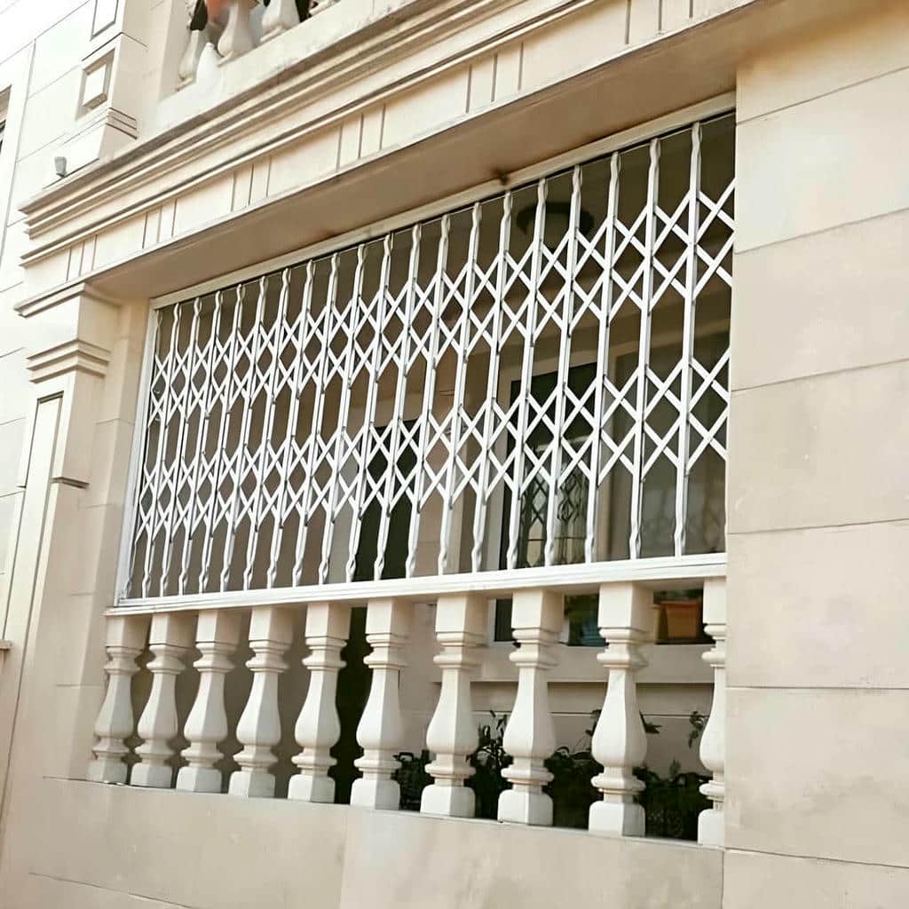 نصب درب آکاردئونی فلزی چهارگل در اصفهان