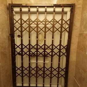 درب آکاردئونی فلزی در رفسنجان