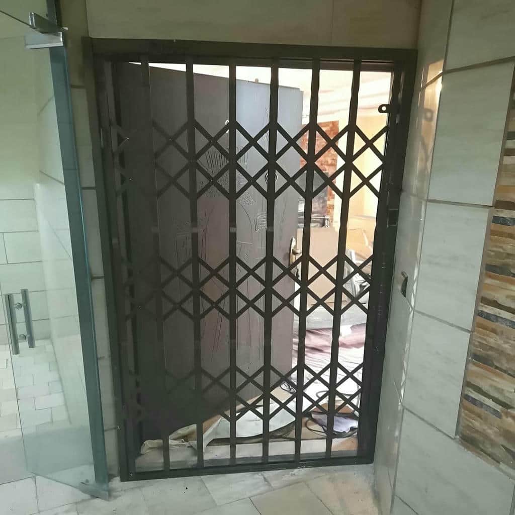 قیمت درب آکاردئونی فلزی سه گل در مشهد