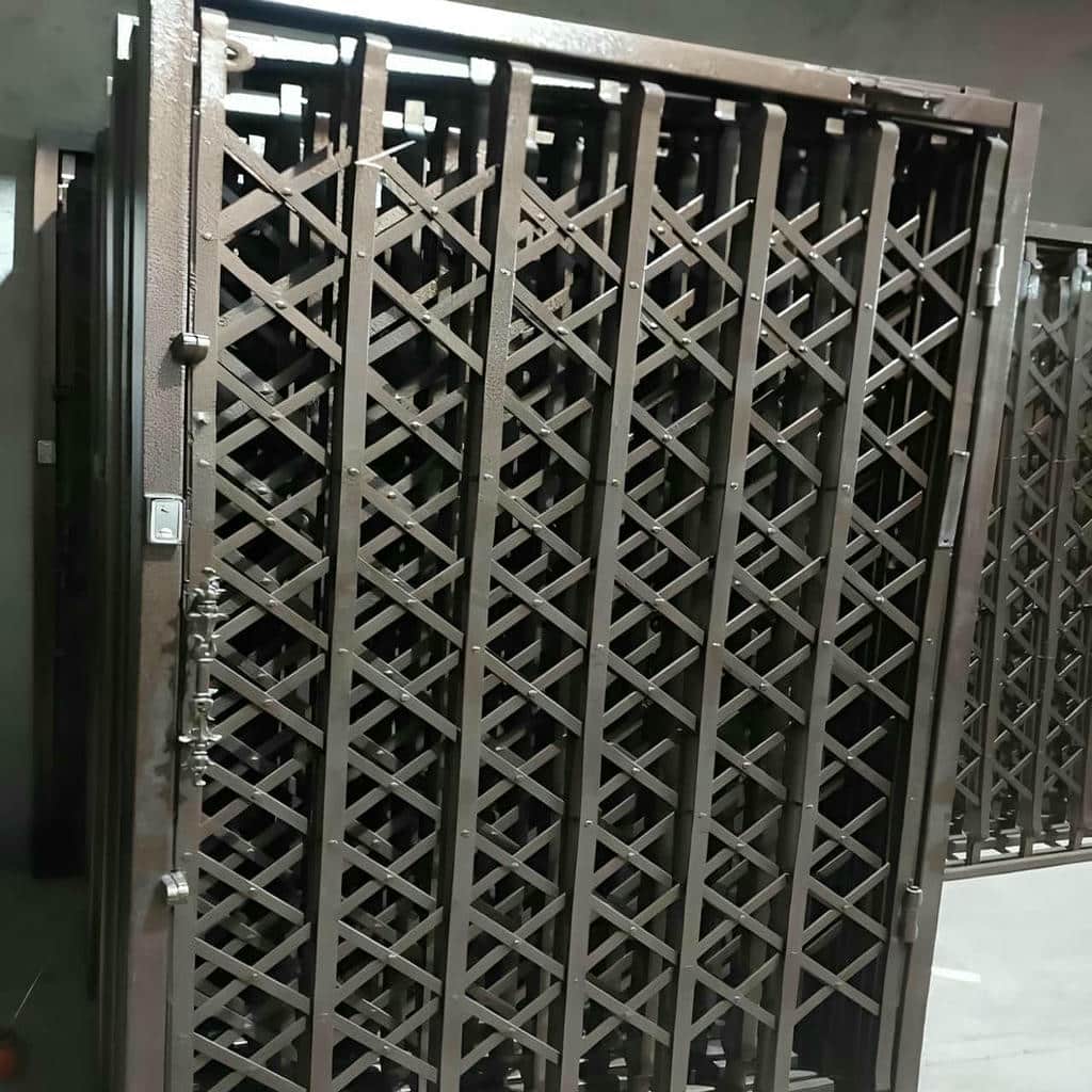 نصب درب آکاردئونی فلزی چهارگل در اهواز