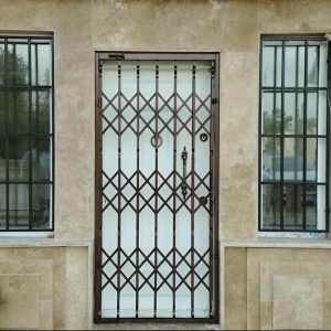 درب آکاردئونی فلزی در استان خوزستان