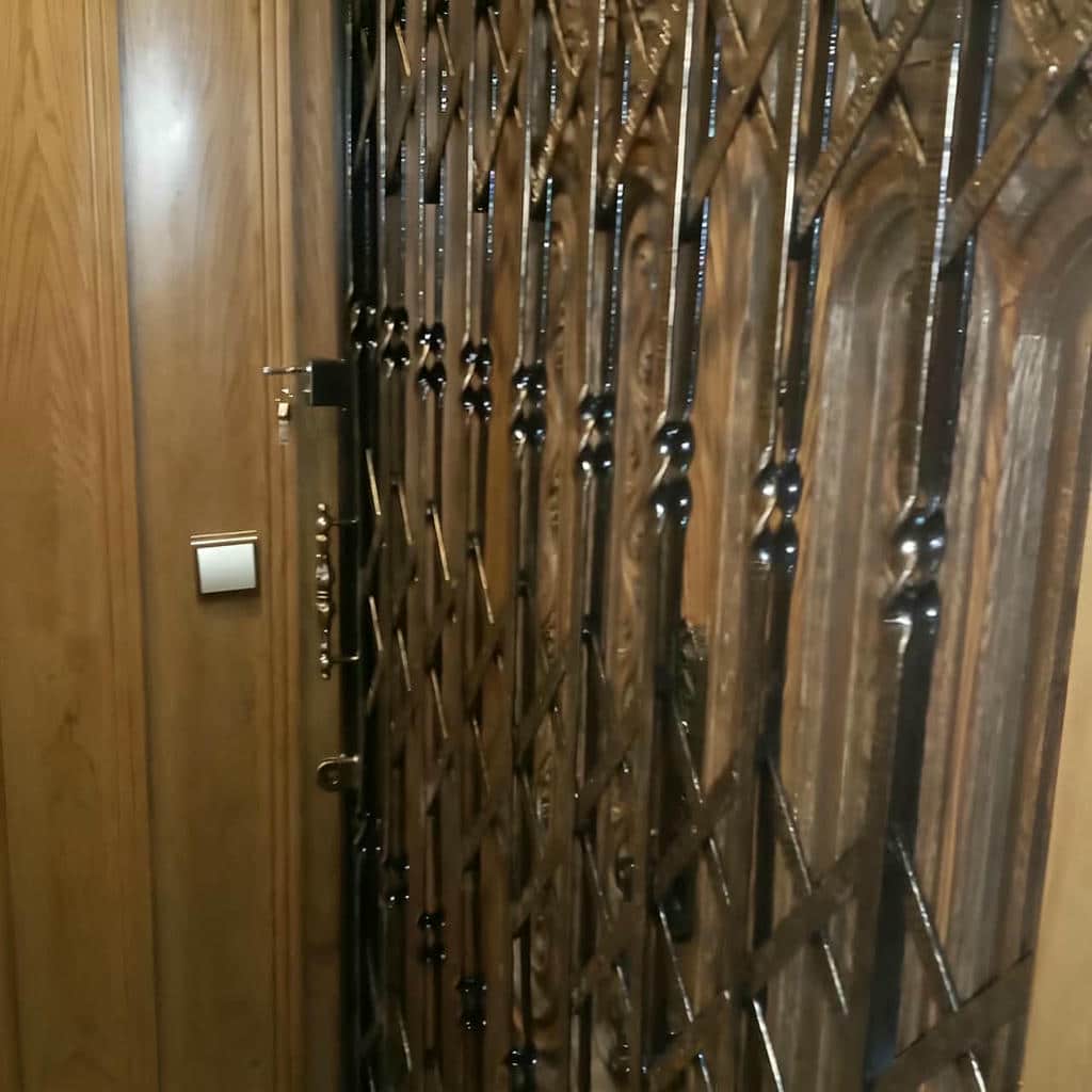 نصب درب آکاردئونی فلزی چهارگل در بابل