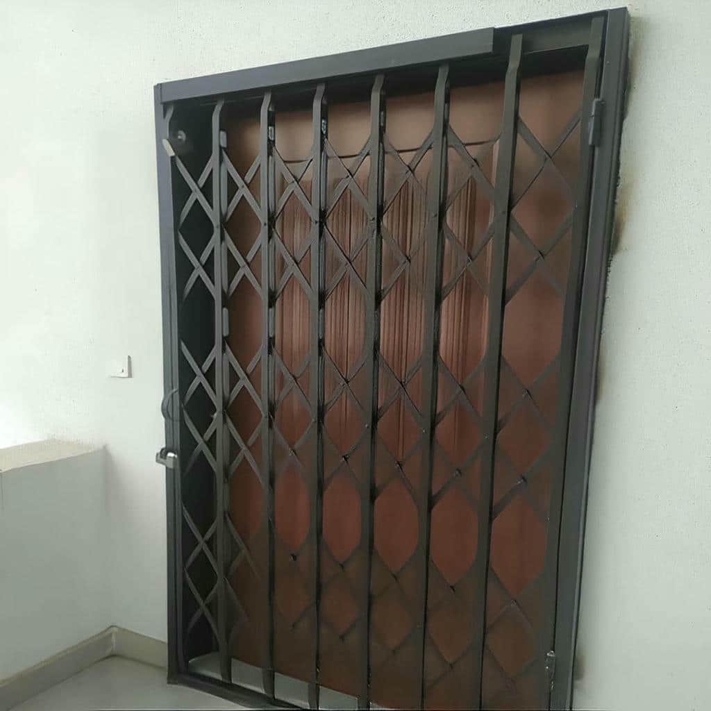 accordion-door-protection-apartment-atv قیمت درب آکاردئونی فلزی سه گل در اشتهارد