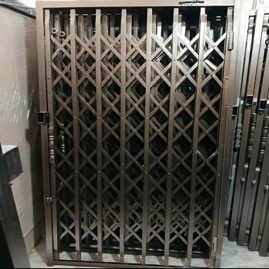 نصب درب آکاردئونی فلزی پروفیل سنگین در نظرآباد