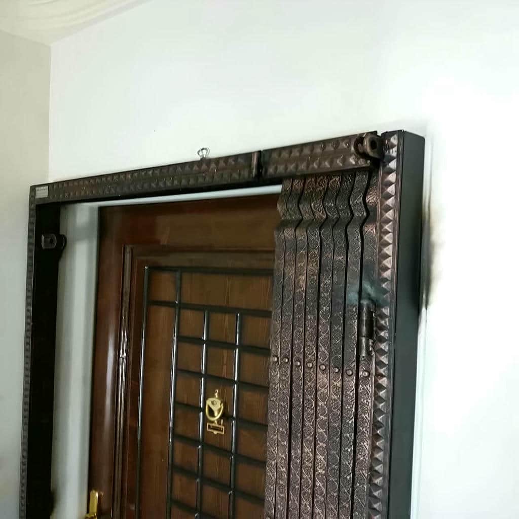 نصب درب آکاردئونی فلزی چهارگل در خرم آباد