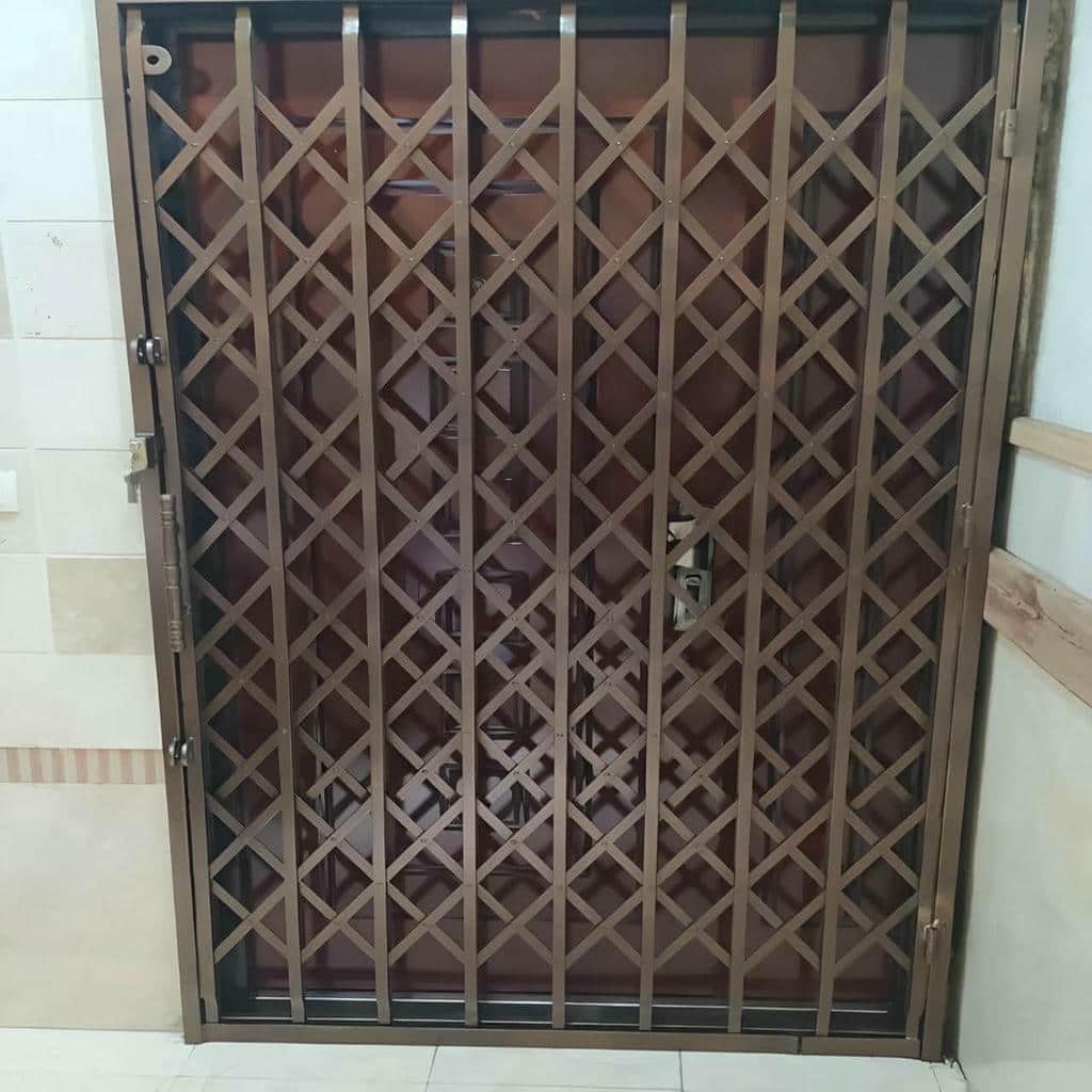 نصب درب آکاردئونی فلزی چهارگل در دماوند