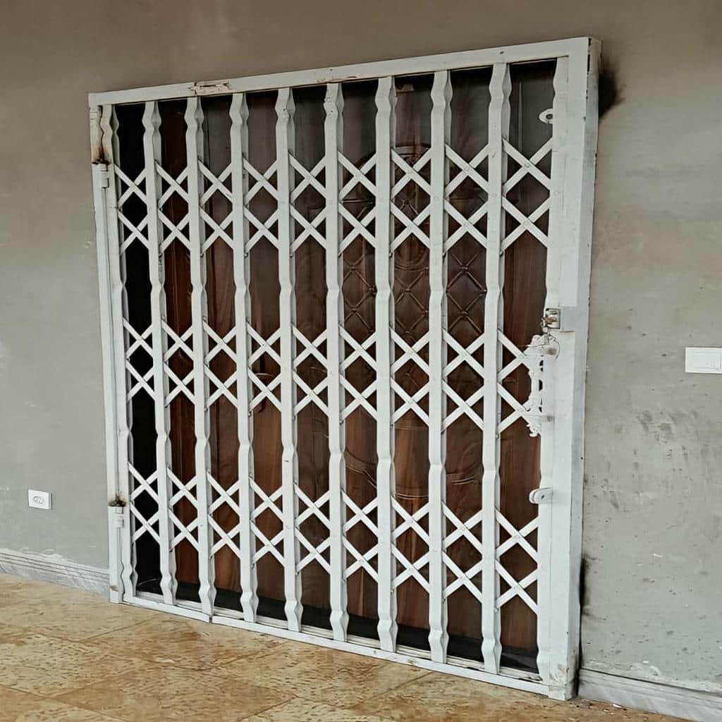 نصب درب آکاردئونی فلزی چهارگل در قائمشهر