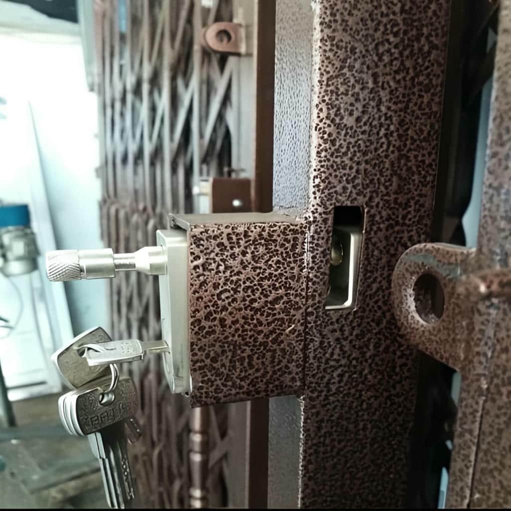 نصب درب آکاردئونی فلزی چهارگل در محمودآباد