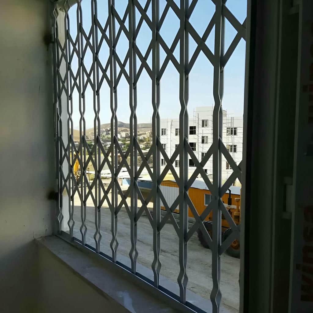 خرید درب آکاردئونی فلزی ساخت سفارشی در کیش