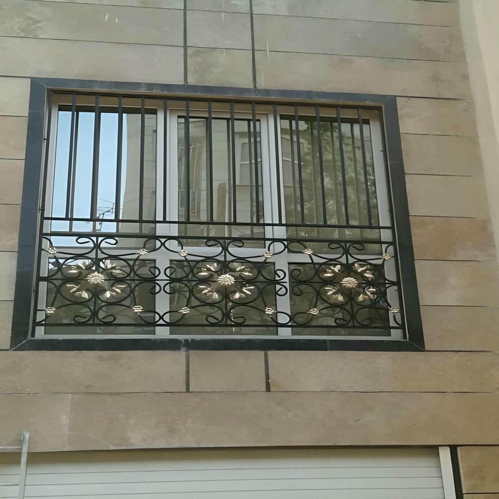 نصب حفاظ پنجره بازشو ایمن در فردیس کرج