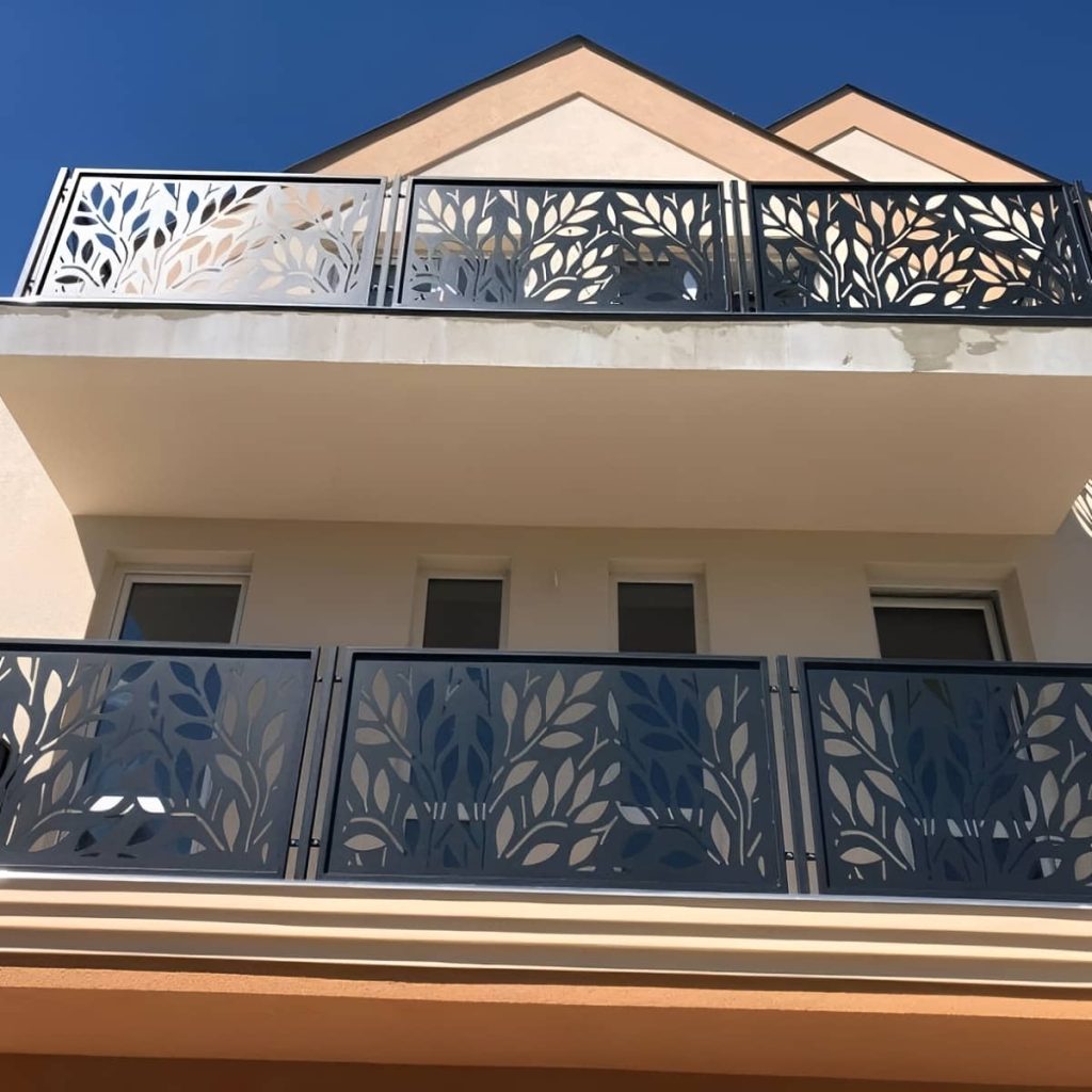 نصب نرده سی ان سی برای تراس