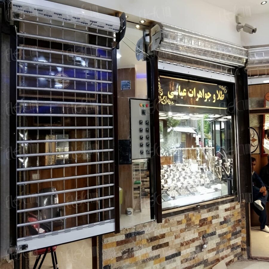 کرکره برقی صنعتی با فریم فلزی منظم ورودی