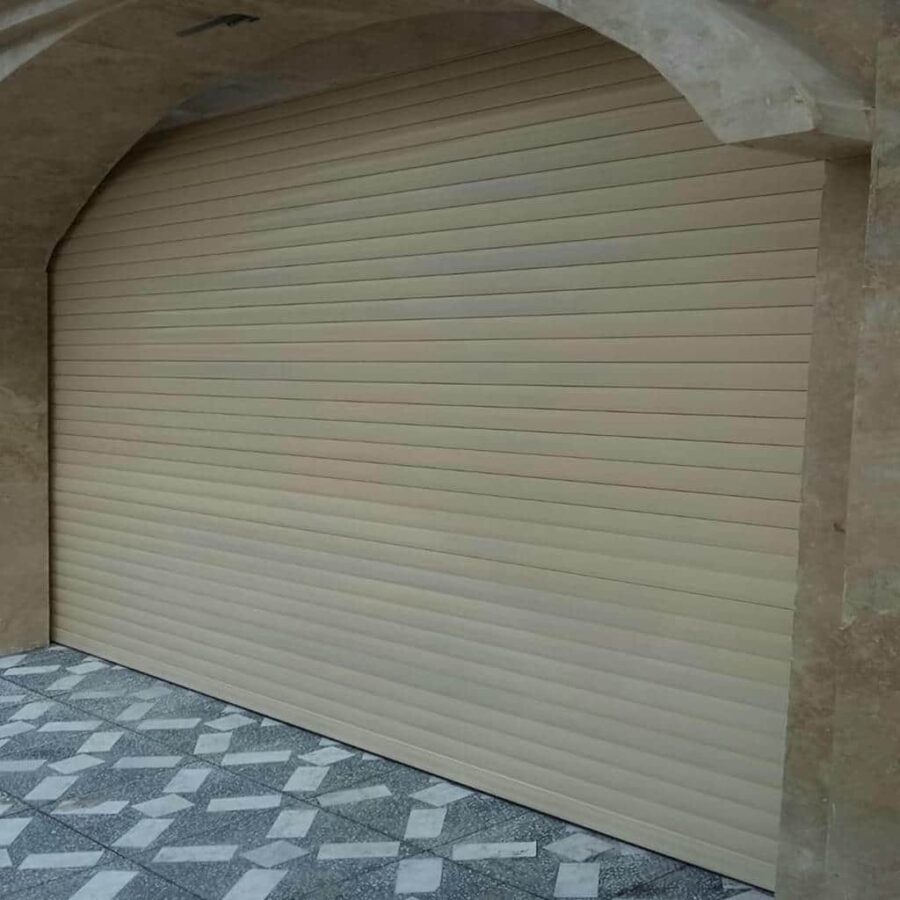 کرکره برقی مغازه با رول گیتر برای نمایش ویترین