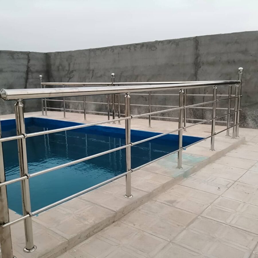 هندریل استیل دیواری مقاوم با نصب دقیق