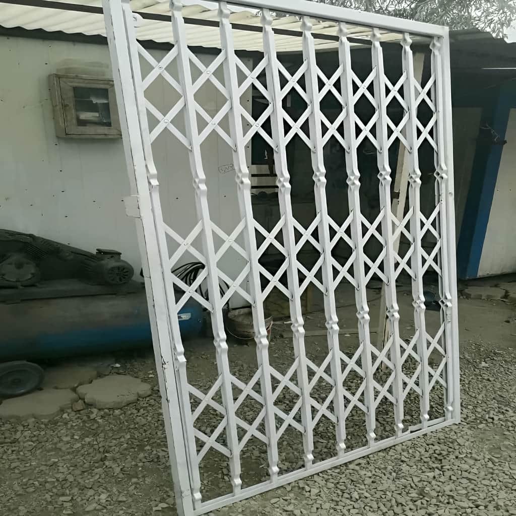 نصب حفاظ آکاردئونی آهنی سه لوزی با ریل تراز