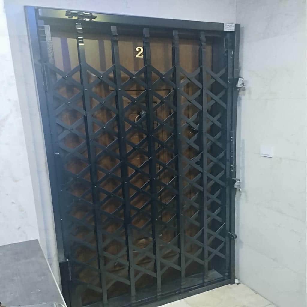 خرید حفاظ درب آپارتمان ضد دیلم با طراحی هماهنگ
